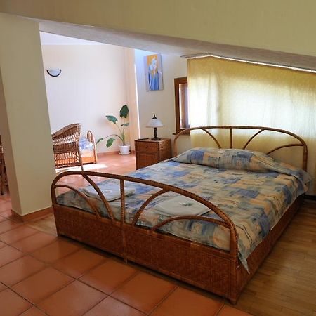Family Hotel Prolet シュメン エクステリア 写真